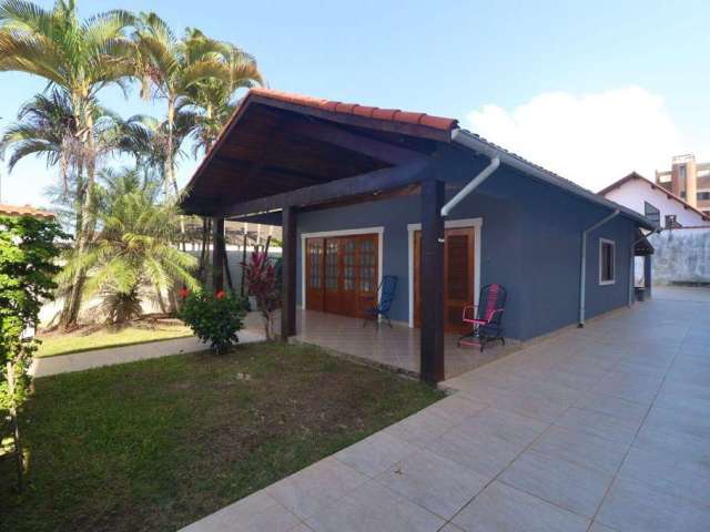 Casa para Venda em Peruíbe, Stella Maris, 3 dormitórios, 1 suíte, 1 banheiro, 3 vagas