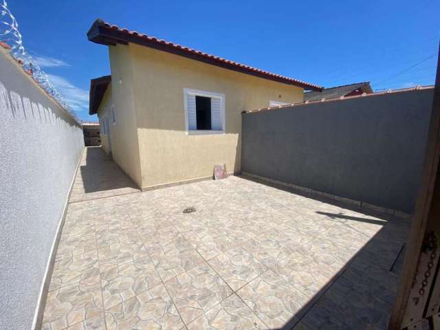 Casa para Venda em Itanhaém, São Fernando, 2 dormitórios, 1 suíte, 1 banheiro, 2 vagas