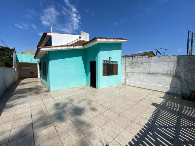 Casa para Venda em Itanhaém, Guapiranga, 4 dormitórios, 2 banheiros, 4 vagas