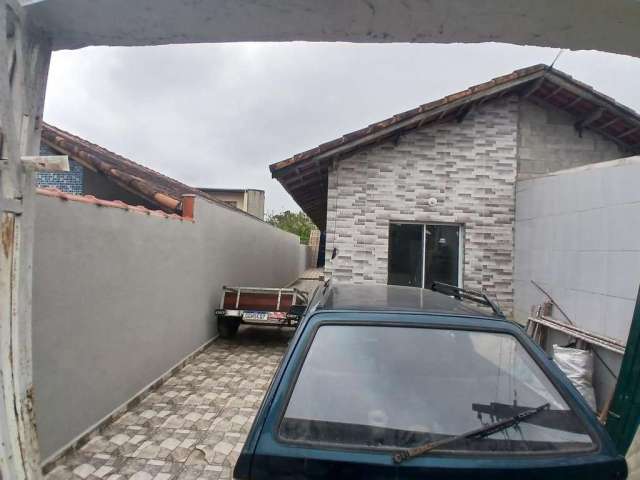 Casa para Venda em Itanhaém, Oásis, 2 dormitórios, 1 suíte, 1 banheiro, 2 vagas