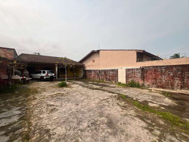 Casa para Venda em Itanhaém, Belas Artes, 2 dormitórios, 1 banheiro, 4 vagas