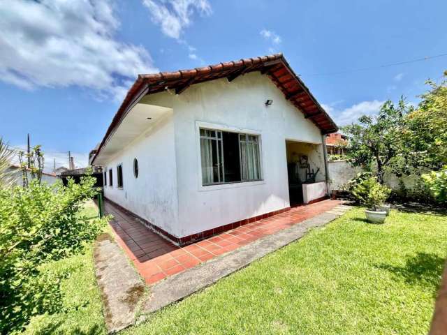 Casa para Venda em Peruíbe, Belmira Novaes, 4 dormitórios, 2 banheiros, 3 vagas