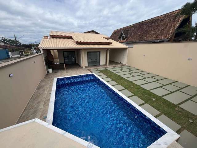 Casa para Venda em Itanhaém, Grandesp, 3 dormitórios, 3 suítes, 1 banheiro, 5 vagas