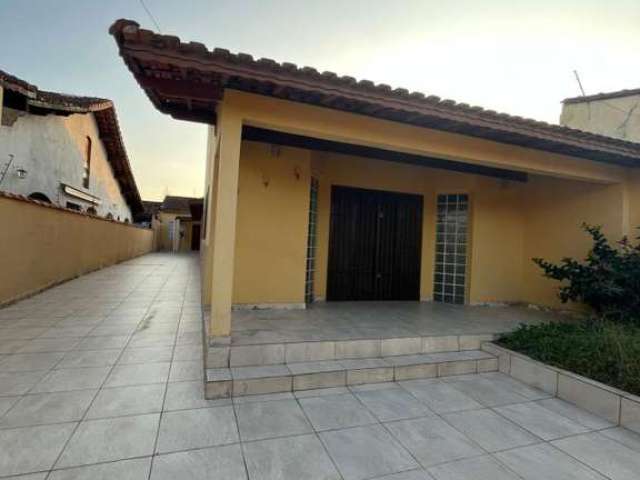 Casa para Venda em Mongaguá, Balneário Vila Oceonopolis, 3 dormitórios, 1 suíte, 1 banheiro, 6 vagas