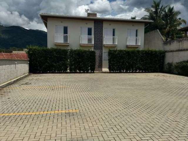 Apartamento com 2 dormitórios para alugar, 70 m² por R$ 2.456,00 - Vila Petrópolis - Atibaia/SP