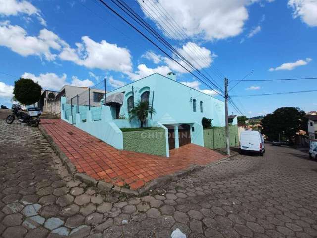 Casa com 4 dormitórios à venda, 231 m² por R$ 680.000,00 - Vila Rosa - Itapetininga/SP