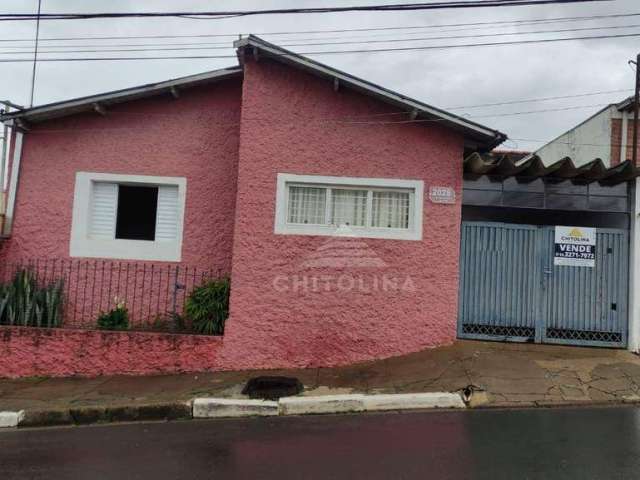 Casa com 2 dormitórios e Barracão de 50m² à venda, 117 m² por R$ 300.000 - Centro - Itapetininga/SP