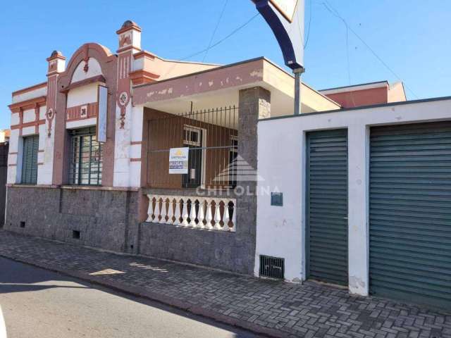 Casa comercial em ótima localização!! - Com 4 salas, cozinha, 2 banheiro e 2 vagas de garagem.   Agende uma visita e confira os detalhes.