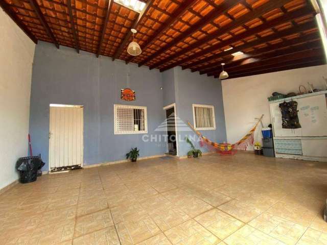 Casa com 2 dormitórios à venda, 100 m² por R$ 300.000,00 - Cambuí - Itapetininga/SP