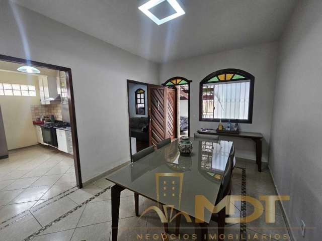 Casa com 4 quartos à venda na Rua Manoel Eustáquio, 30, Santa Amélia, Belo Horizonte, 145 m2 por R$ 850.000