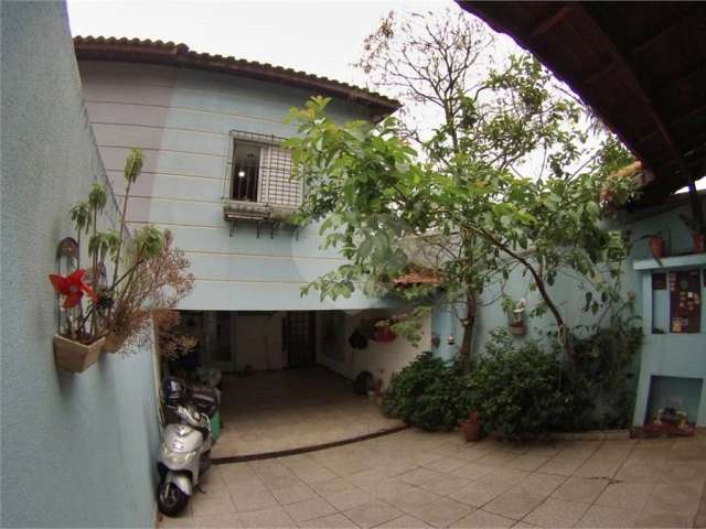 Sobrado 3 dormitórios 1 suite 3 vagas 256m² Irmãos Arnoni