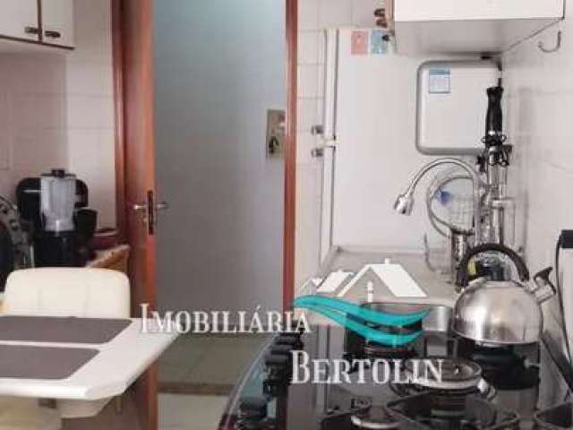 Lindo apartamento reformado e sacada - Planalto Verde