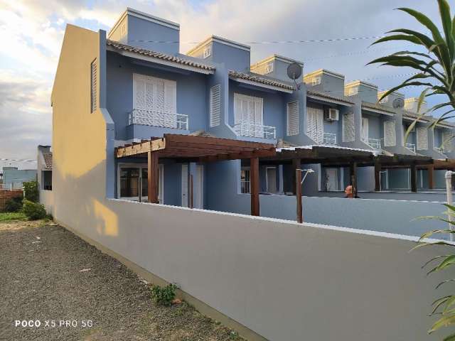 Casa Geminada com Vista Panorâmica em Dois Pavimentos