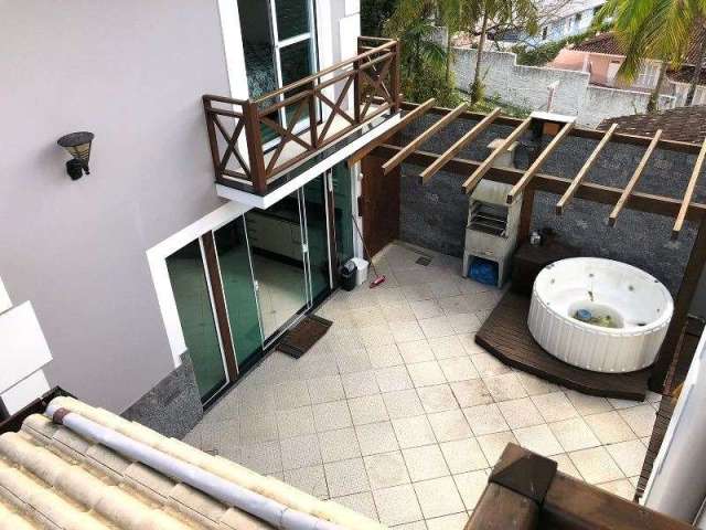 Casa com 2 quartos à venda no Centro, São José  por R$ 790.000