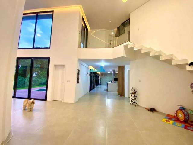 Casa em condomínio fechado com 4 quartos à venda no Monte Verde, Florianópolis  por R$ 2.290.000
