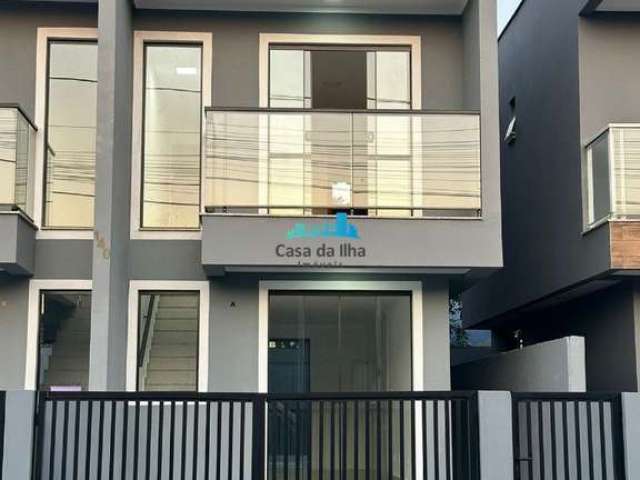 Casa com 2 quartos à venda no Carianos, Florianópolis  por R$ 450.000