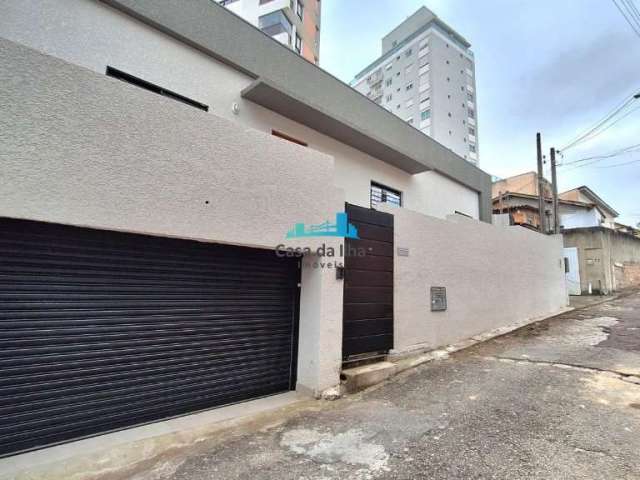 Casa com 2 quartos à venda na Agronômica, Florianópolis  por R$ 690.000