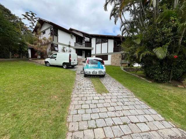 Casa em condomínio fechado com 4 quartos à venda no Cacupé, Florianópolis  por R$ 2.900.000