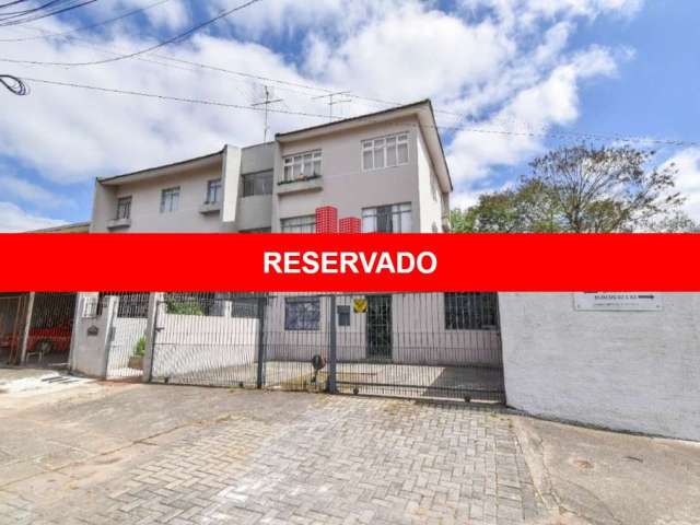 Apartamento no 1° andar, com garagem coberta no Residencial Itatiaia 1 - CIC