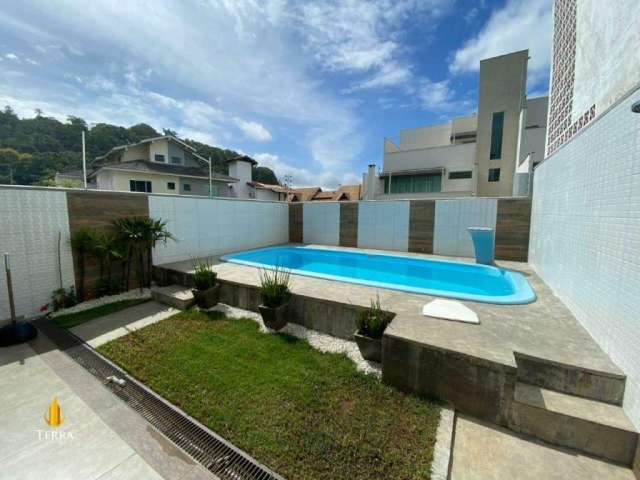 Casa a venda na Praia dos Amores em Balneário Camboriú.