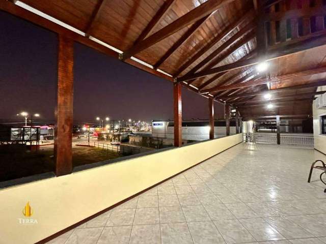 Casa com sala comercial a venda no bairro Cordeiros em Itajaí Santa Catarina.