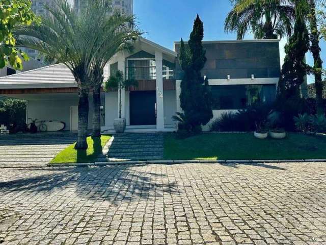 Casa alto padrão a venda no Condomínio Horizontal Praia Brava na Praia Brava em Itajaí.