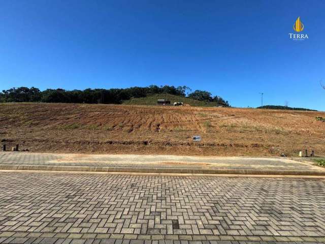 Terreno a venda no Colinas de Camboriú Village no bairro Várzea do Ranchinho em Camboriú.