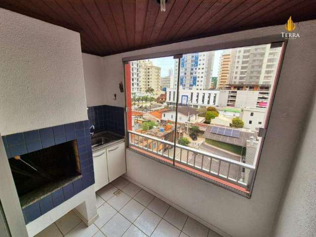 Apartamento a venda no Edifício Parque Das Flores com ótima localização no Centro de Itajaí.