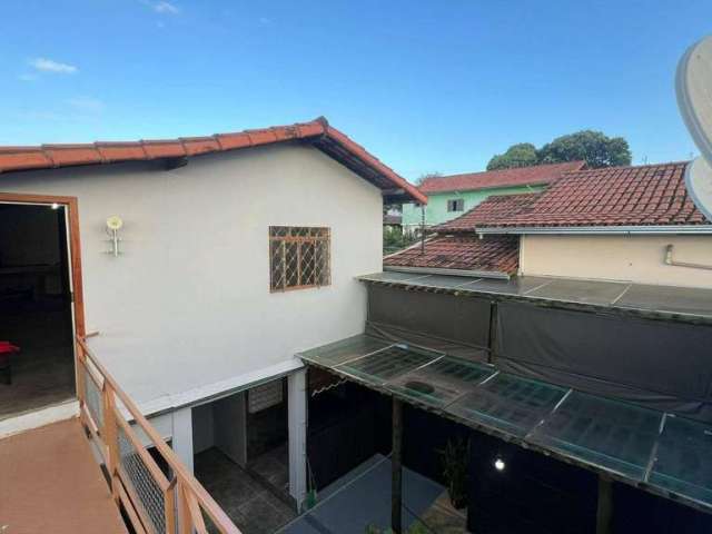 Casa + Kitnet + Loja à venda, 300 m² por R$ 610.000 - Planalto - Brumadinho/MG