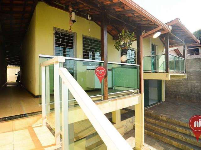 Casa com 3 dormitórios à venda, 214 m² por R$ 845.000,00 - Grajaú - Brumadinho/MG