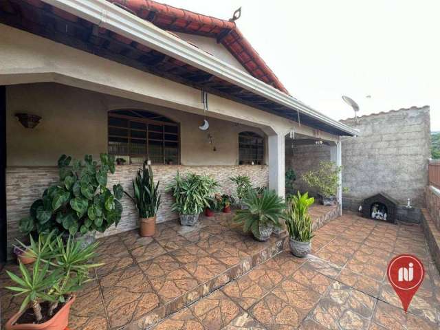 Casa com 2 dormitórios à venda, 75 m² por R$ 300.000,00 - Cohab - Brumadinho/MG