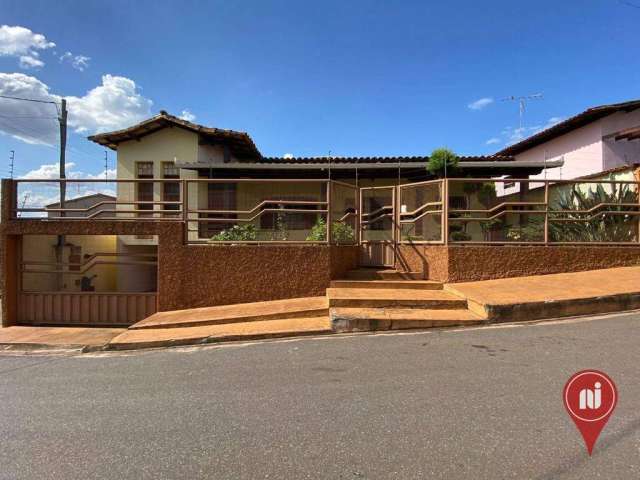 Casa à venda, 360 m² por R$ 950.000,00 - Centro - Mário Campos/MG