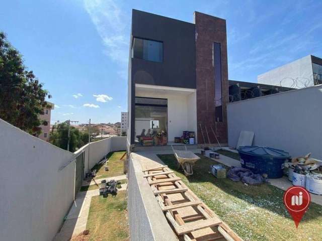 Casa com 3 dormitórios à venda, 135 m² por R$ 749.000 - Espírito Santo - Betim/MG