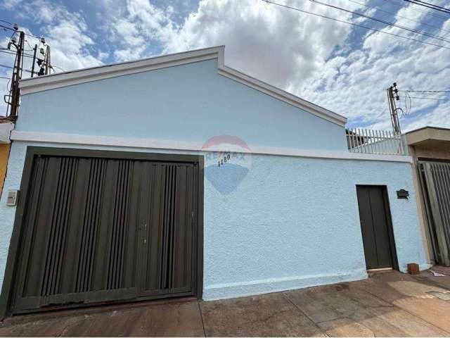 Casa a venda, 2 quartos, pronta para morar na Vila Tibério