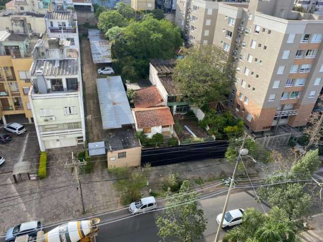 Terreno comercial à venda na Ave. Cel. Lucas de Oliveira, 2674, Petrópolis, Porto Alegre por R$ 2.000.000