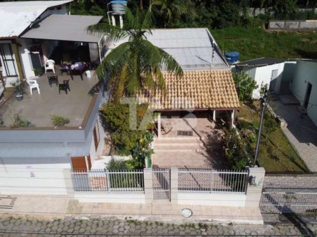 Casa a venda na Fazendinha