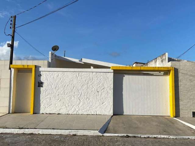 Casa com 5 quartos à venda em Maceió