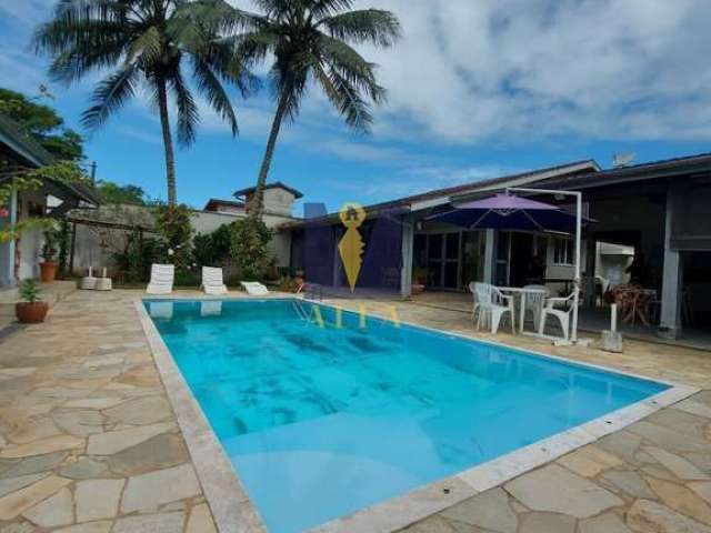 Casa à venda no bairro Enseada - Ubatuba/SP