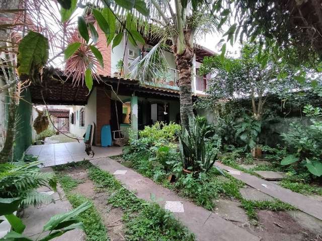 Casa com 04 dormitórios a venda em Bertioga