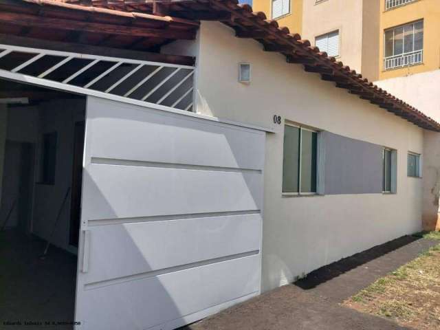 Casa para Venda em Uberlândia, Chácaras Tubalina e Quartel, 3 dormitórios, 1 suíte, 3 banheiros, 4 vagas