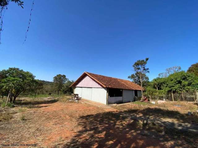 Chácara para Venda em Uberlândia, Chácaras Eldorado, 2 dormitórios, 2 banheiros, 2 vagas