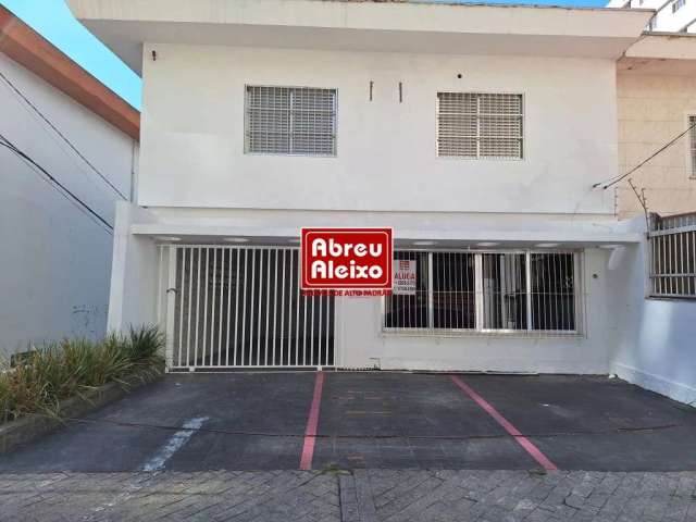 Vila prudente - mooca - casa - sobrado comercial, com 3 dormitórios amplos + sala  e cozinha no térreo + subsolo  + 3 vagas livres na frente - local  travessa da av paes de barros e fácil acesso ao me