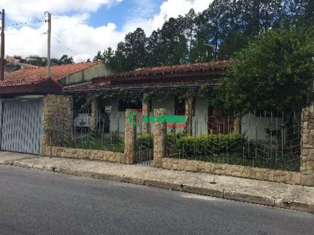 Casa a venda com 03 dormitórios, no Centro de Várzea Paulista - SP