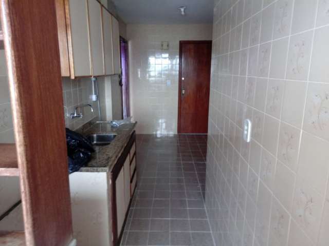 APARTAMENTO - 78 m²- 03 DORMITÓRIOS - 02 BANHEIROS -VARANDA - VAGA