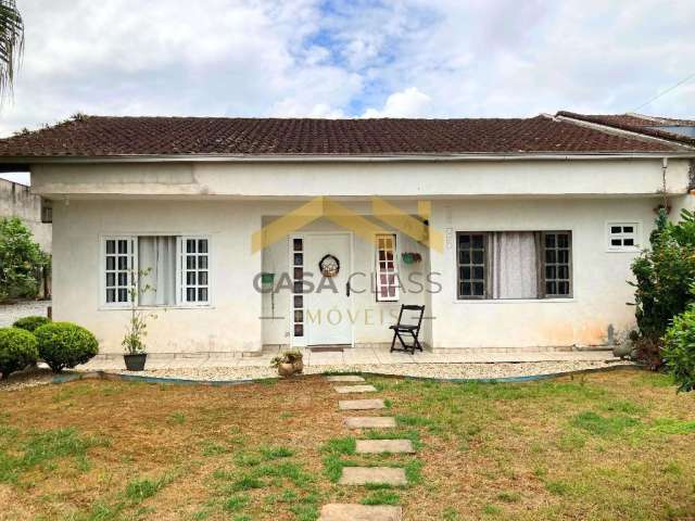 Casa plana com 04 quartos no bairro Vila Nova em Joinville!