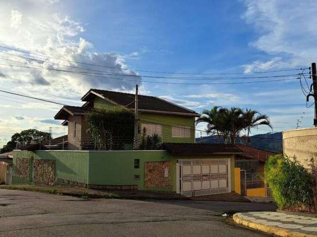 Casa para venda, com 3 dormitórios sendo 1 suíte e 4 vagas, Vila Lavínia, Mogi das Cruzes, São Paulo.