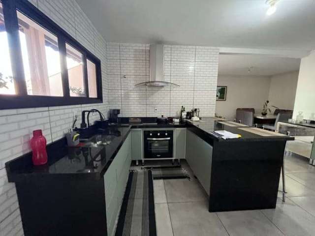 Sobrado à Venda 03 dormitórios 599.000 Vila Oliveira