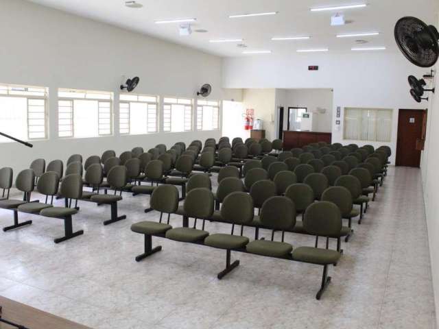 Sala Comercial para Venda em São João da Boa Vista, Jardim Bela Vista, 1 dormitório, 2 banheiros