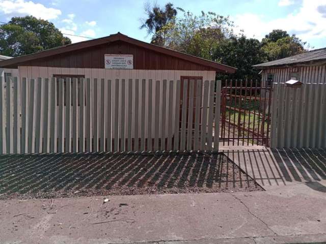 Casa para Venda em Guarapuava, Boqueirão, 1 dormitório, 1 banheiro, 3 vagas