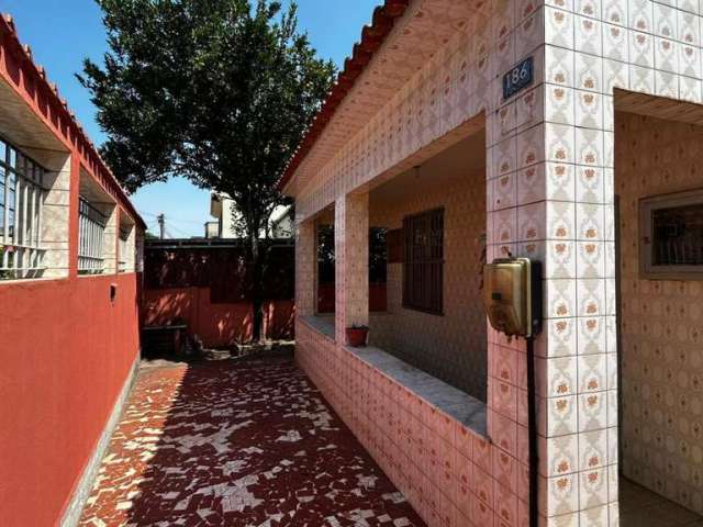 Casa para Venda em Rio de Janeiro, Bento Ribeiro, 5 dormitórios, 2 banheiros